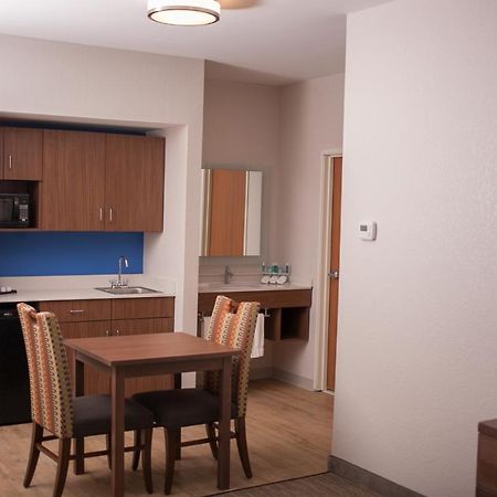 Holiday Inn Express & Suites Logan, An Ihg Hotel Екстер'єр фото