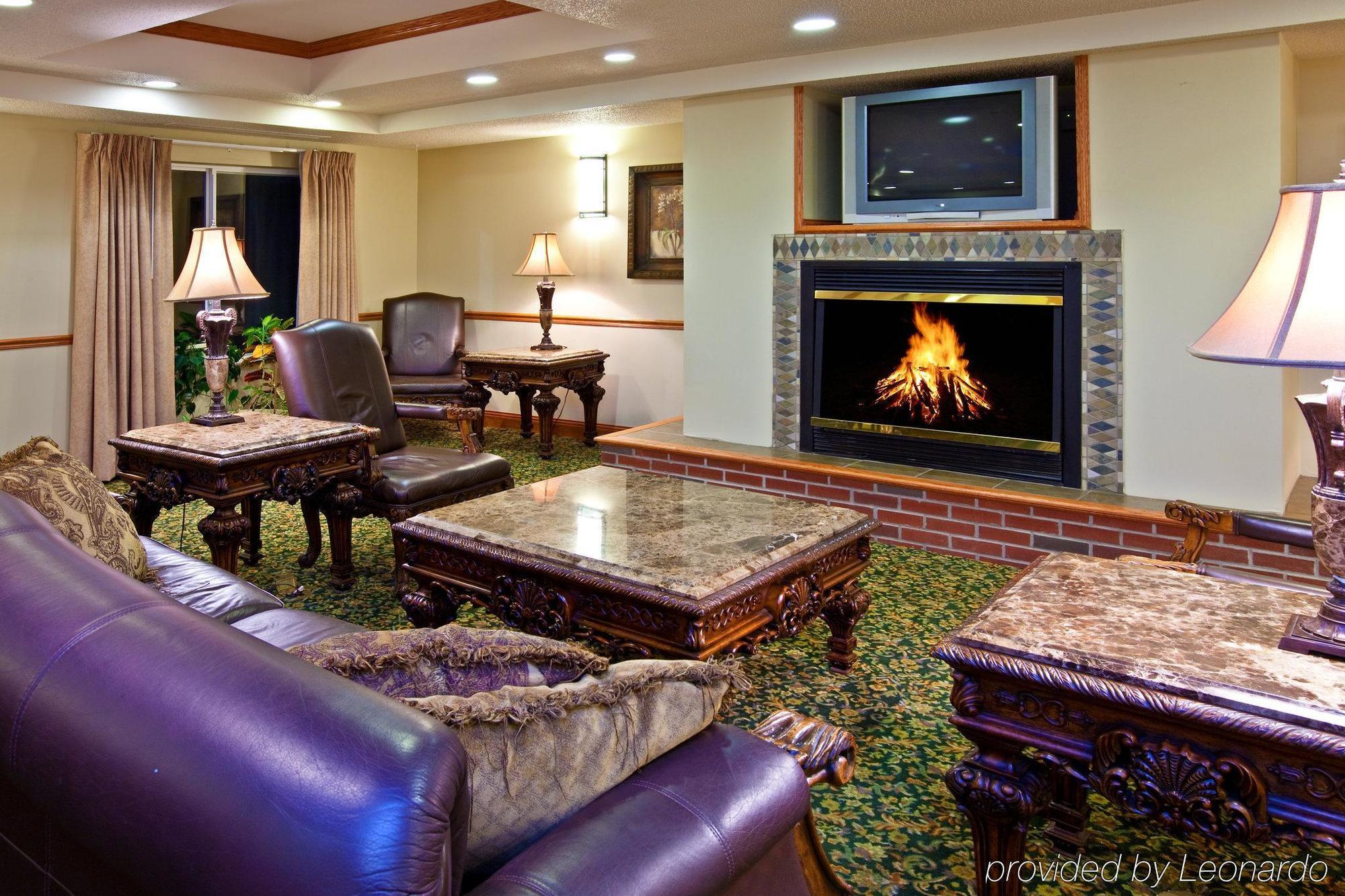 Holiday Inn Express & Suites Logan, An Ihg Hotel Інтер'єр фото